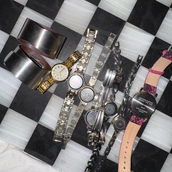 Lot of 9 vintage watches - AS IS - Picture 8 of 11